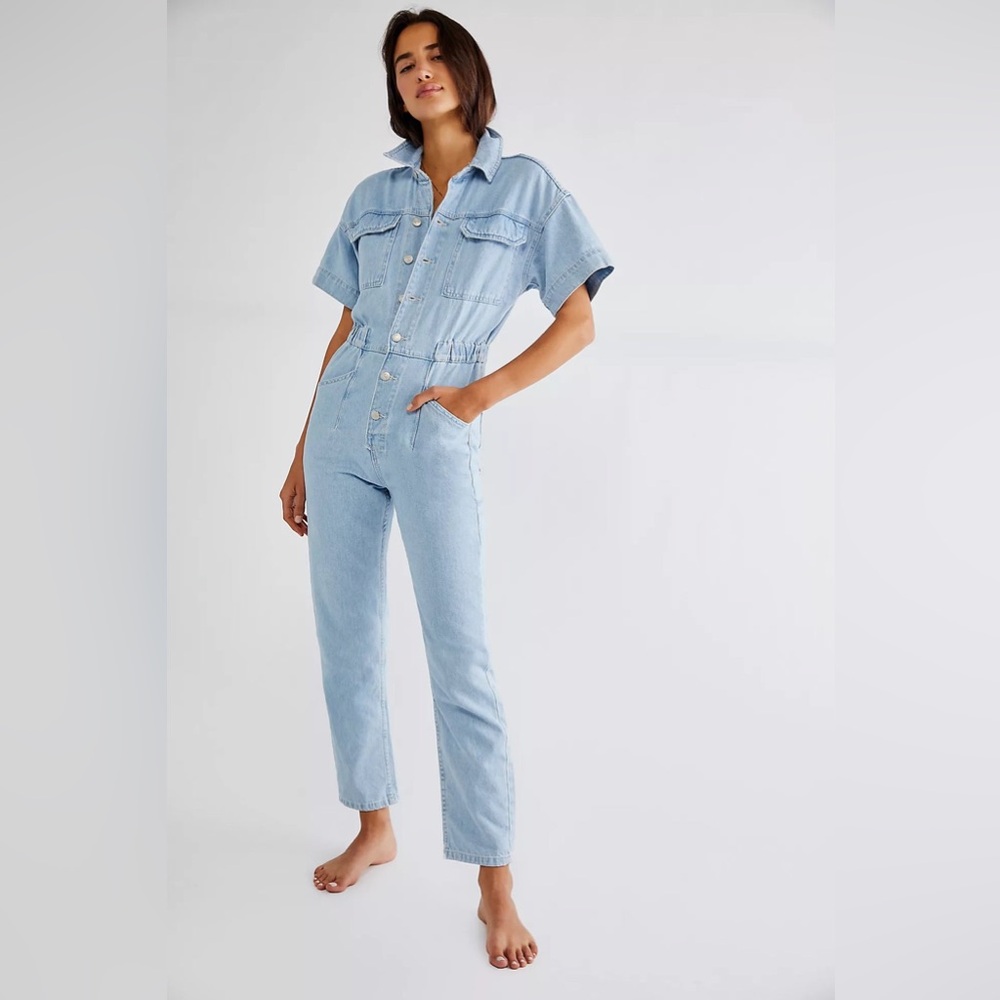 Free People Light Wash Denim Jumpsuit EUC